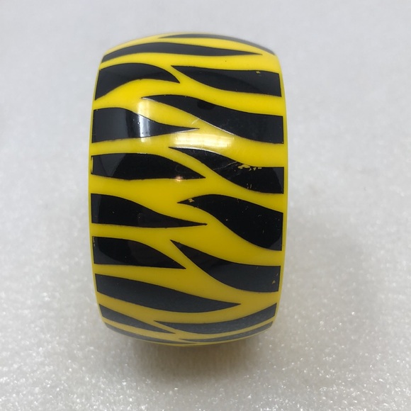 Vintage Bangle Bracelet Set Blue Yellow Black Zebra Print Lucite Chunky 80s 90s - Picture 9 of 14